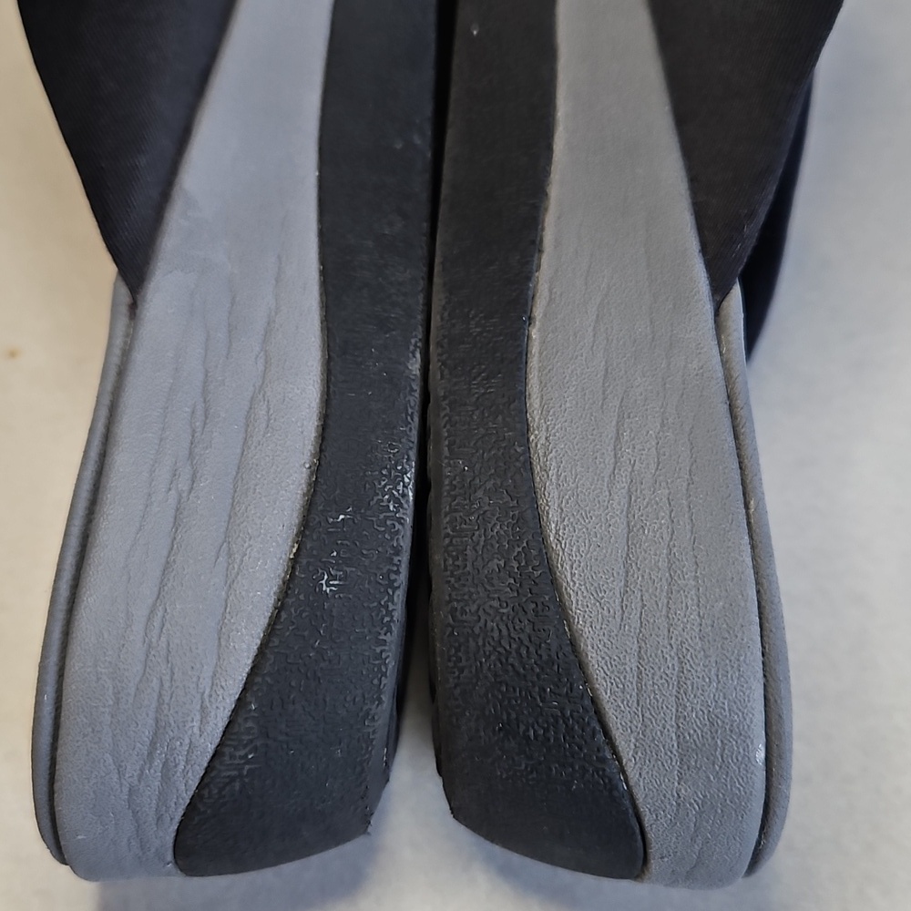 Clarks Cloudstepper Cusion Thong Sandals - Picture 8 of 12